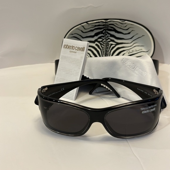 New ROBERTO CAVALLI Sunglasses with original case and RC lens wipe - Picture 8 of 8